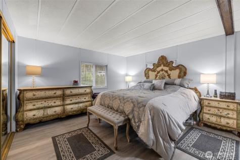 4565 Woodland Circle Oak Harbor WA 98277