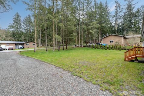 4565 Woodland Circle Oak Harbor WA 98277