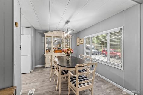4565 Woodland Circle Oak Harbor WA 98277