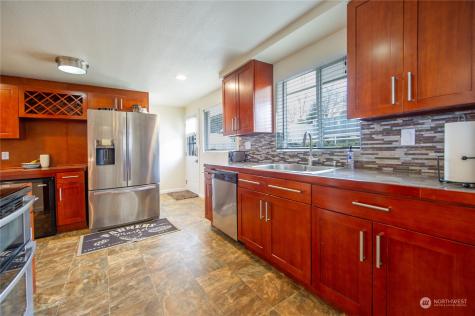 5630 Commercial Avenue Everett WA 98203