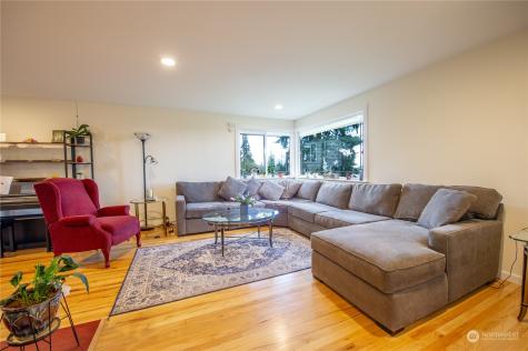 5630 Commercial Avenue Everett WA 98203