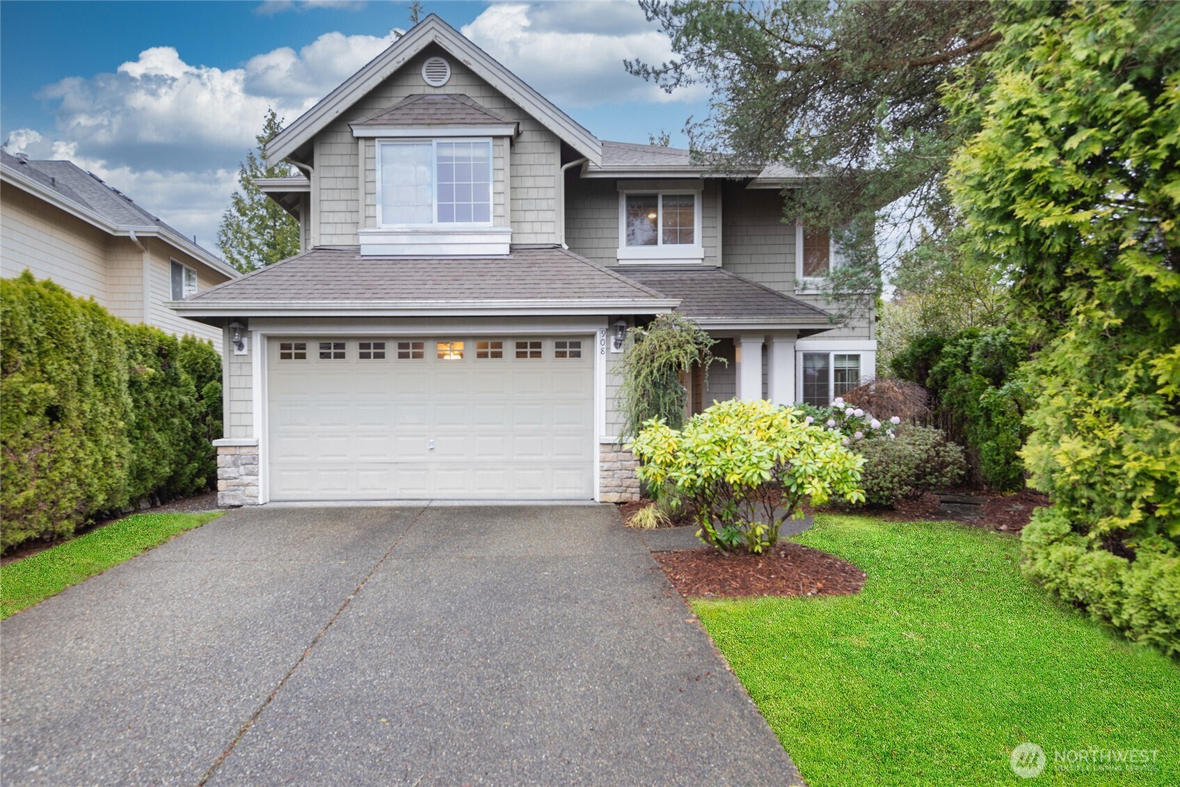908 274th Way SE Sammamish WA 98075