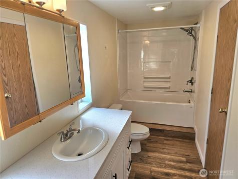 11224 124th Street Ct E Puyallup WA 98374