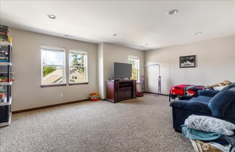2837 SW Fairway Point Drive Oak Harbor WA 98277