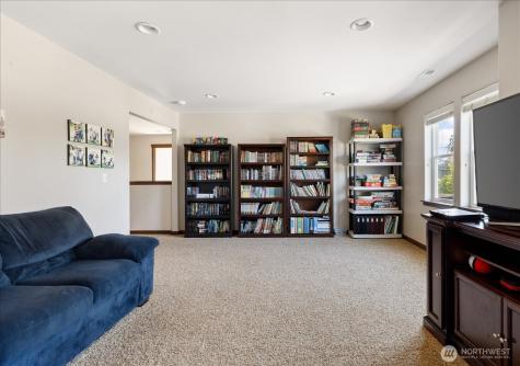 2837 SW Fairway Point Drive Oak Harbor WA 98277