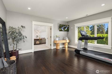 805 92nd Avenue NE Bellevue WA 98004