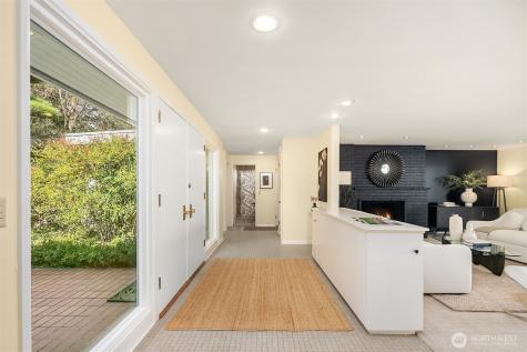 6555 NE Windermere Road Seattle WA 98105