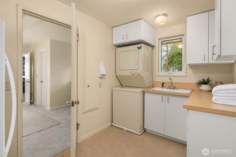 6555 NE Windermere Road Seattle WA 98105
