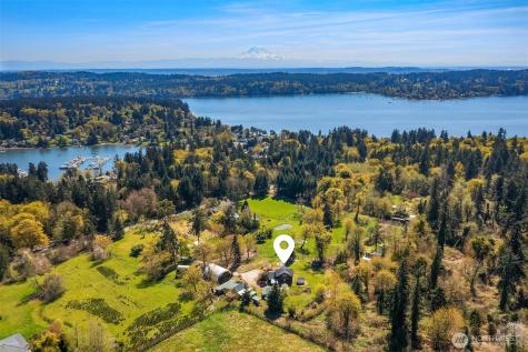 23419 107th Avenue SW Vashon WA 98070