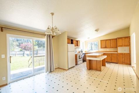 1090 Paul Avenue Oak Harbor WA 98277
