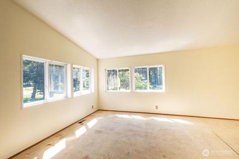 1090 Paul Avenue Oak Harbor WA 98277