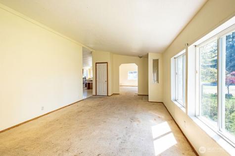 1090 Paul Avenue Oak Harbor WA 98277