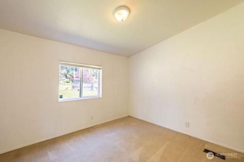 1090 Paul Avenue Oak Harbor WA 98277
