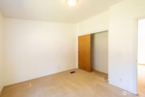 1090 Paul Avenue Oak Harbor WA 98277