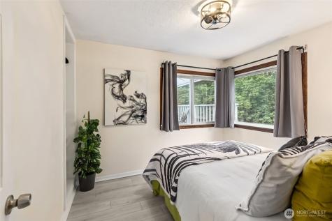 1347 N Pear Street NE Olympia WA 98506