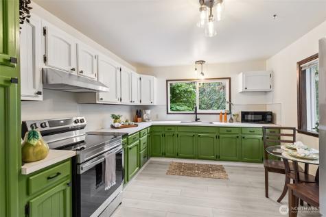 1347 N Pear Street NE Olympia WA 98506
