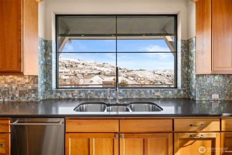 232 Crystal Drive Chelan WA 98816