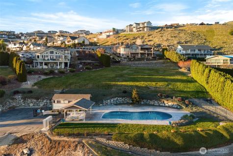 232 Crystal Drive Chelan WA 98816