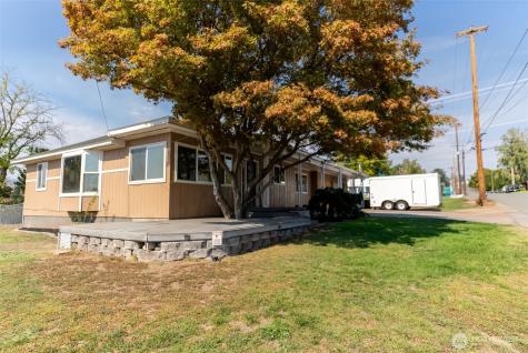 519 Locust Street Omak WA 98841