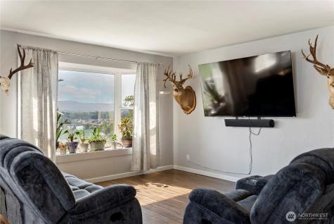 519 Locust Street Omak WA 98841