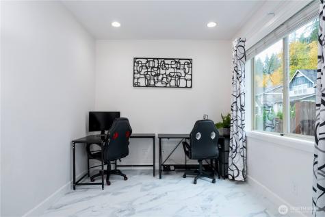 20042 94th Avenue NE Bothell WA 98011