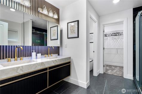 20042 94th Avenue NE Bothell WA 98011