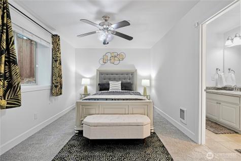 20042 94th Avenue NE Bothell WA 98011