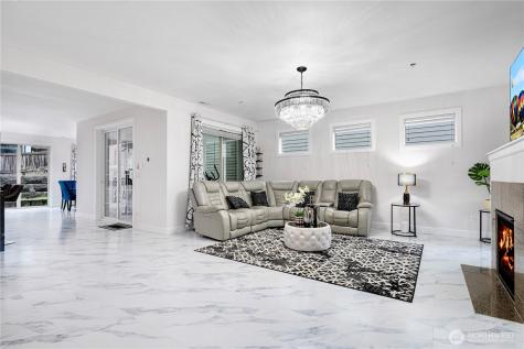 20042 94th Avenue NE Bothell WA 98011