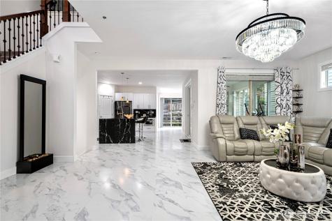 20042 94th Avenue NE Bothell WA 98011