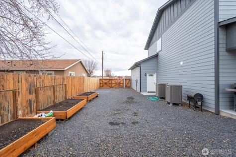 2036 W Lakeside Moses Lake WA 98337