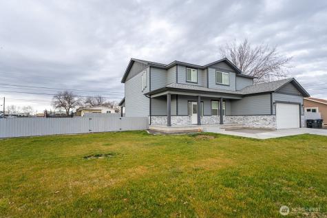 2036 W Lakeside Moses Lake WA 98337