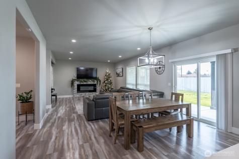 2036 W Lakeside Moses Lake WA 98337