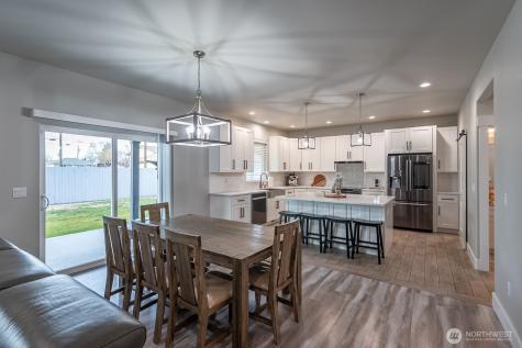 2036 W Lakeside Moses Lake WA 98337