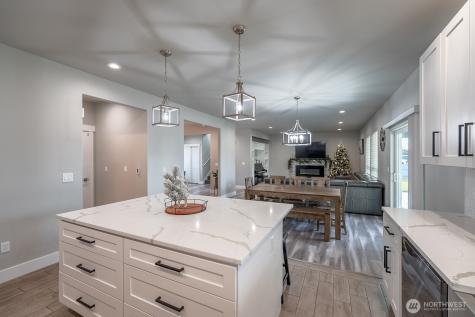 2036 W Lakeside Moses Lake WA 98337