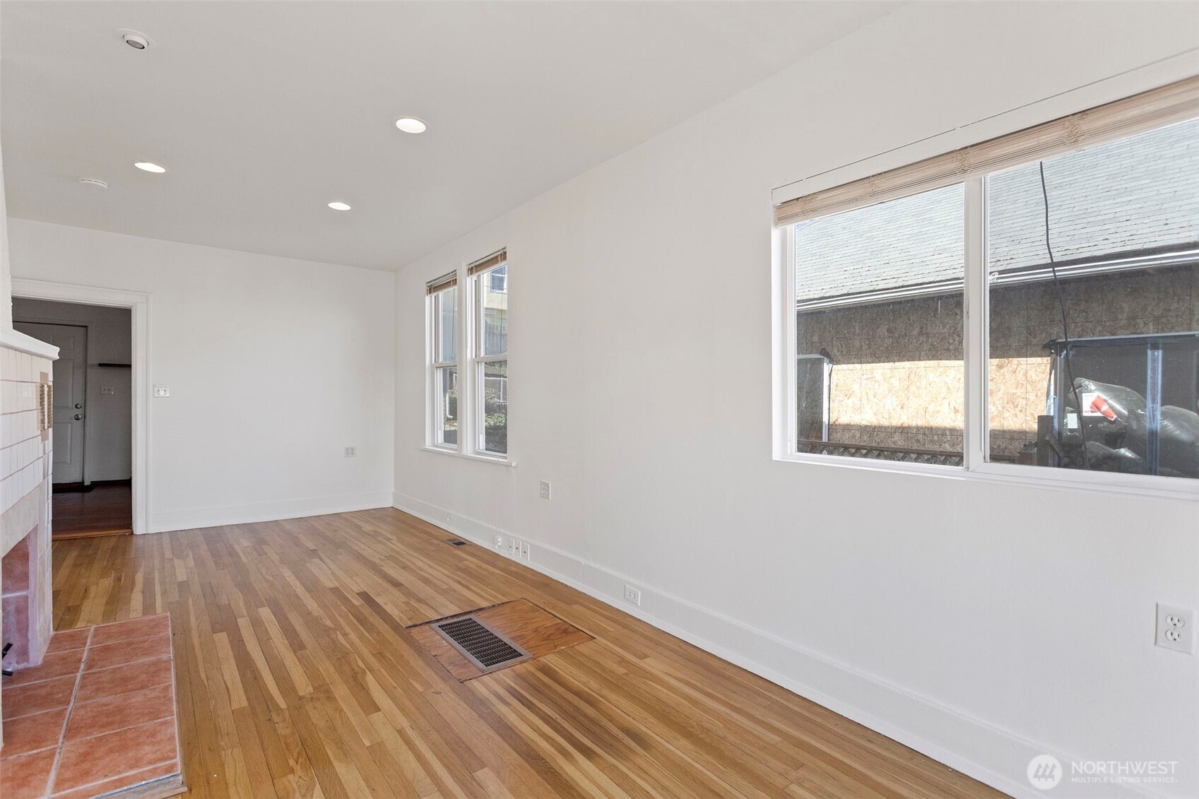 913 24th Avenue E Seattle WA 98112