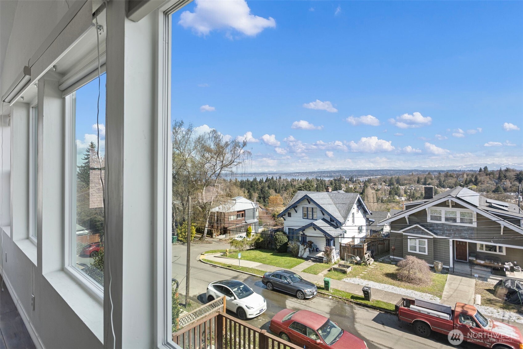 913 24th Avenue E Seattle WA 98112