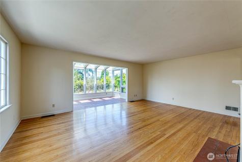 1415 E 2nd Street Port Angeles WA 98362