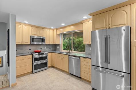 17013 NE 18th Street Bellevue WA 98008