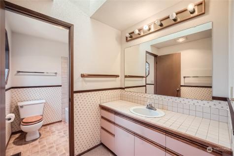 8020 Meridian Avenue N Seattle WA 98103