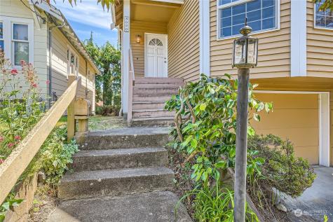 8020 Meridian Avenue N Seattle WA 98103