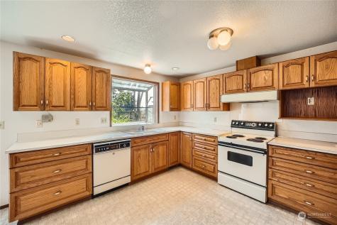 8020 Meridian Avenue N Seattle WA 98103