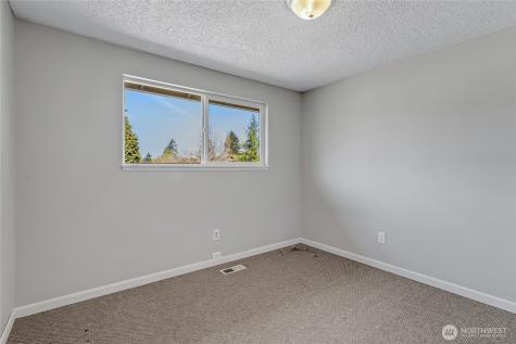 2116 E 150th Street E Tacoma WA 98445