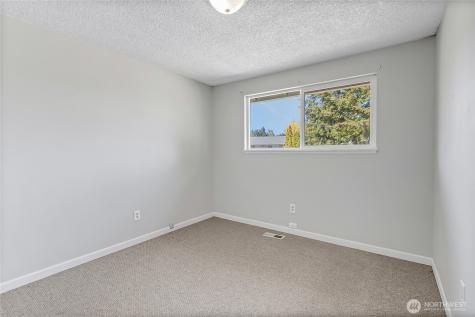 2116 E 150th Street E Tacoma WA 98445