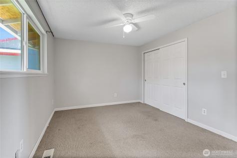 2116 E 150th Street E Tacoma WA 98445