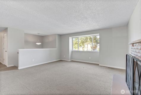 2116 E 150th Street E Tacoma WA 98445