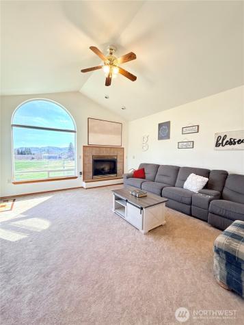 82 Epley Road Omak WA 98841
