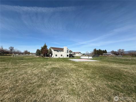 82 Epley Road Omak WA 98841