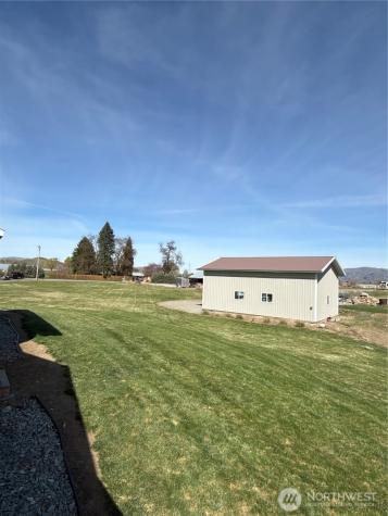82 Epley Road Omak WA 98841