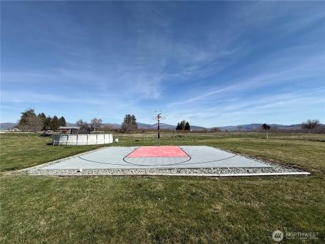 82 Epley Road Omak WA 98841