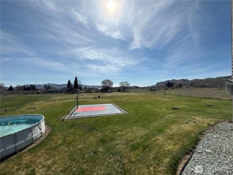82 Epley Road Omak WA 98841